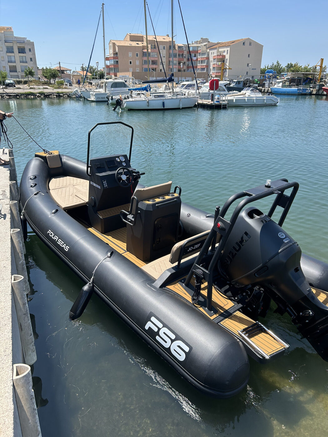 Four Seas FS 6 Édition Noir